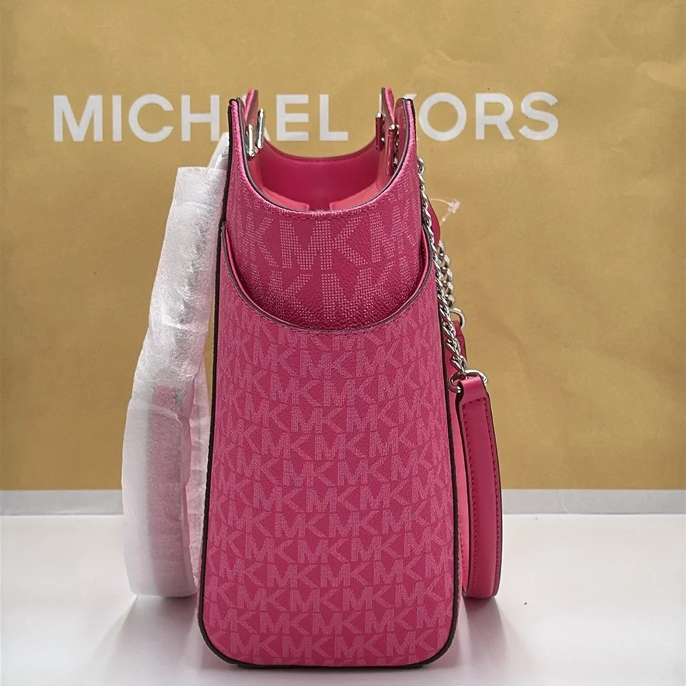 MICHAEL KORS Large Signature Chain Shoulder Tote Bag & Large Wristlet
Dragonfrui - Picture 6 of 16
